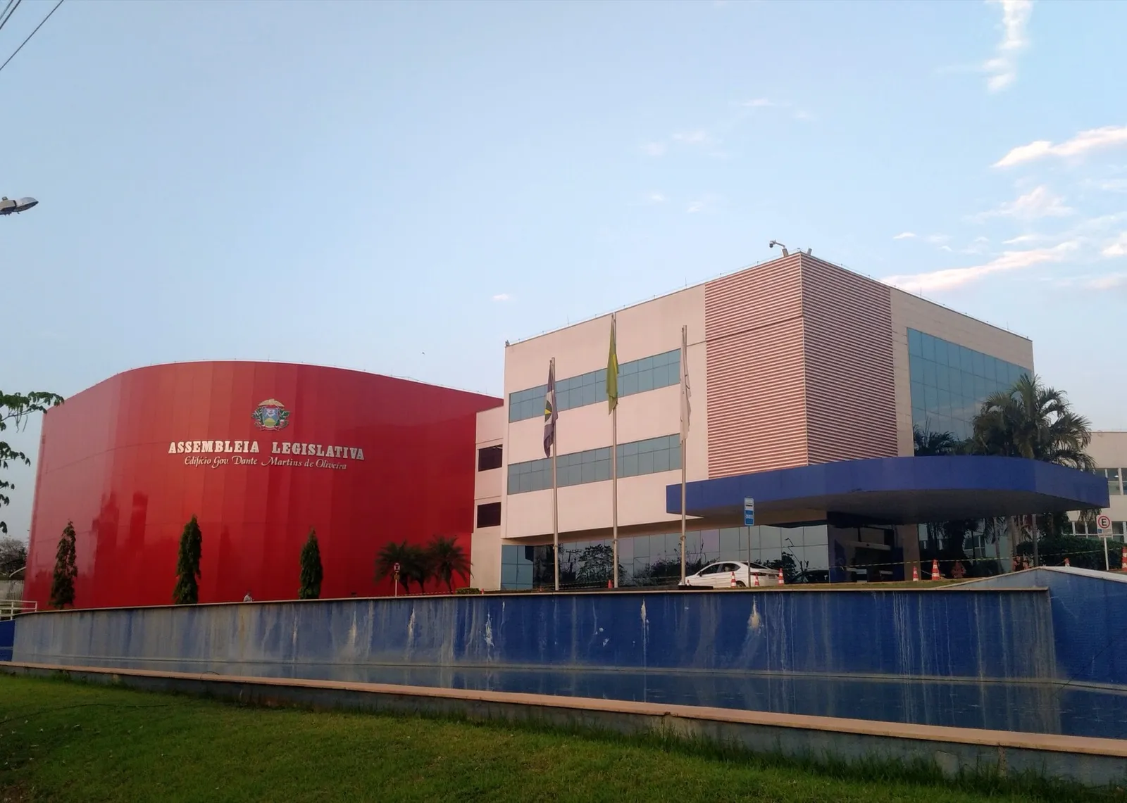 Fachada da sede da Assembleia Legislativa de Mato Grosso em Cuiabá